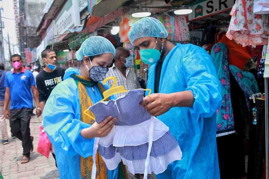 Shopping faced a big blow during Covid-19 —UNB Photo