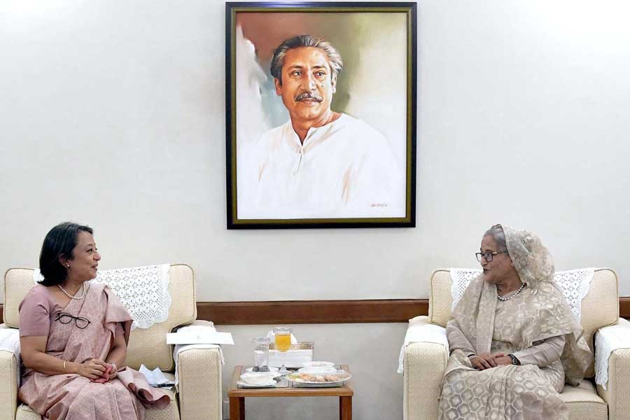 Outgoing Indian High Commissioner to Bangladesh Riva Ganguly Das paying farewell call on Prime Minister Sheikh Hasina at Ganabhaban on Sunday morning –PID Photo
