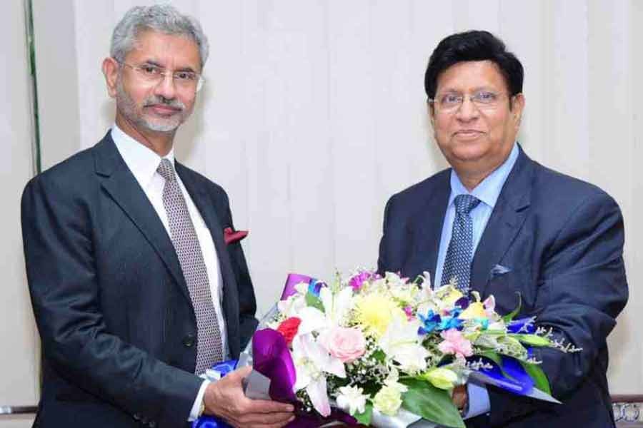 Foreign Minister Dr. AK Abdul Momen and his Indian counterpart Dr. S Jaishankar -File Photo