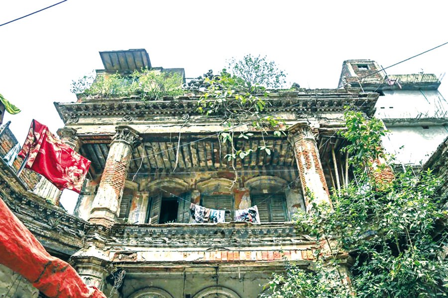 The plaster has fallen off several parts of the old building in old Dhaka due to the lack of preservation and restoration efforts —bdnews24.com