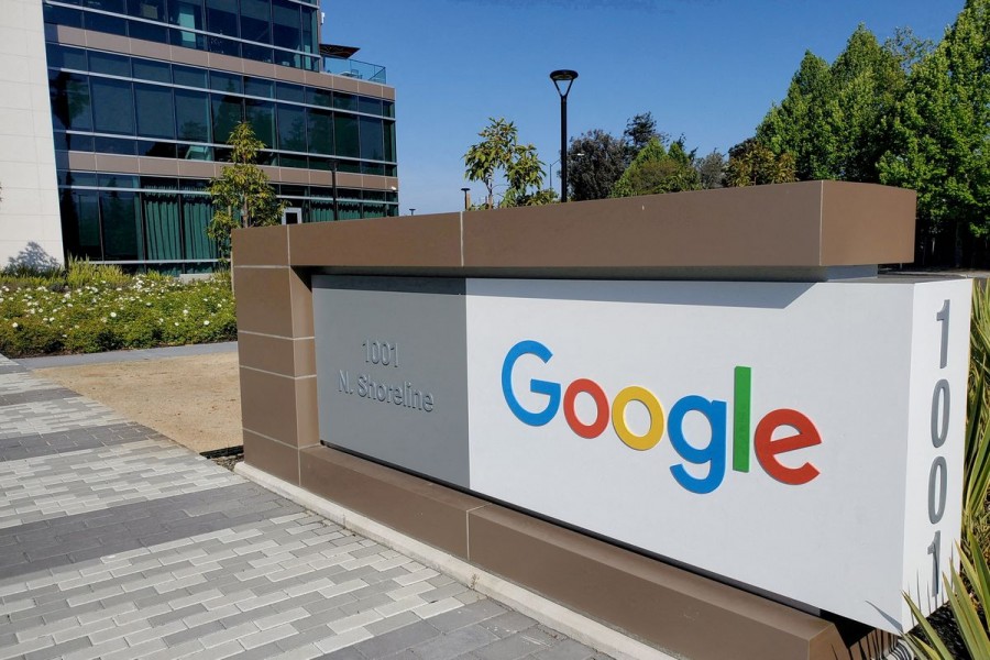 A sign is pictured outside a Google office near the company's headquarters in Mountain View, California, US, May 8, 2019. REUTERS/Paresh Dave//File Photo