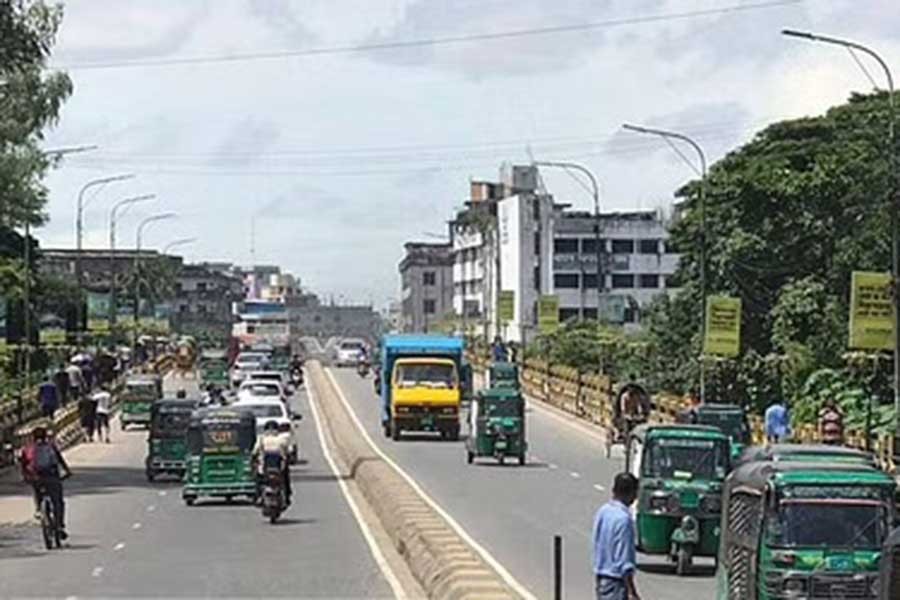 চট্টগ্রাম টাইগারপাস এলাকার সড়কে বাস নেই।